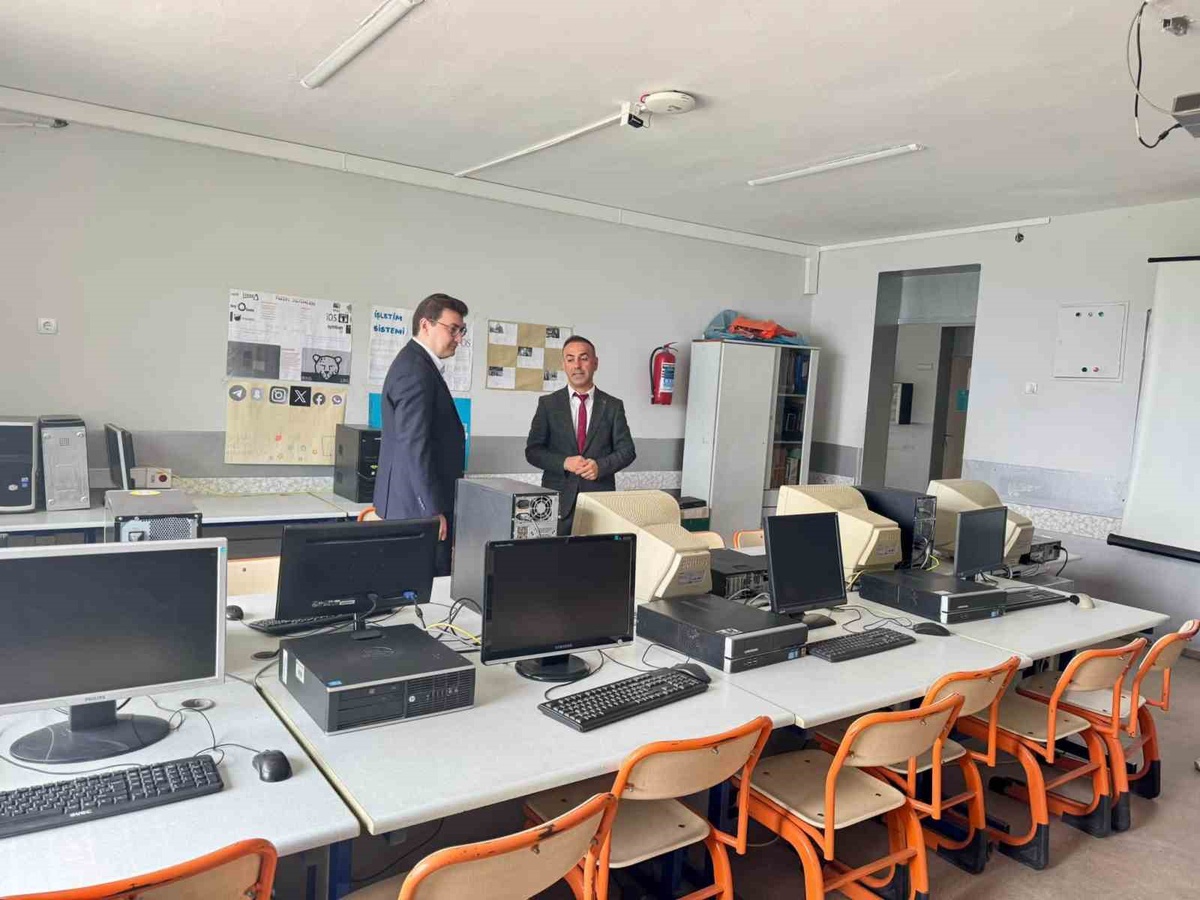 Aydın Bozdoğan\'da Kaymakam Sözen, Haydere İlkokulu ve Ortaokulu\'nda inceleme yaptı