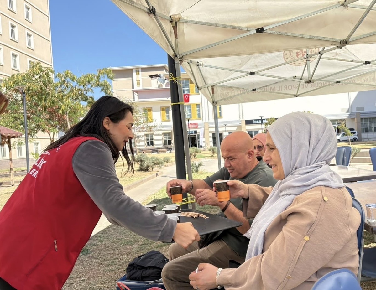 Aydın Gençlik Merkezi kente gelen üniversitelilere otogar ve yurtlarda rehberlik etti