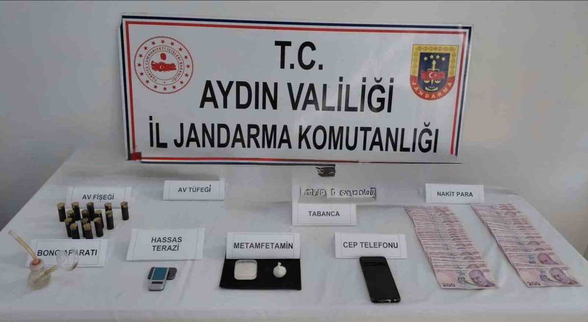 Aydın Kuşadası\'nda 1 kişi gözaltına alındı, 13 bin TL ve uyuşturucu ele geçirildi