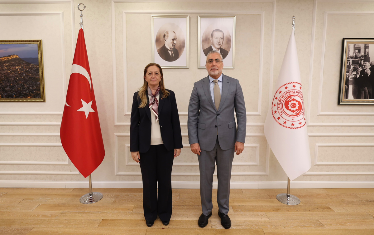 Çalışma Bakanı Işıkhan, DİSK Genel Başkanı Çerkezoğlu ile gündemdeki konuları görüştü