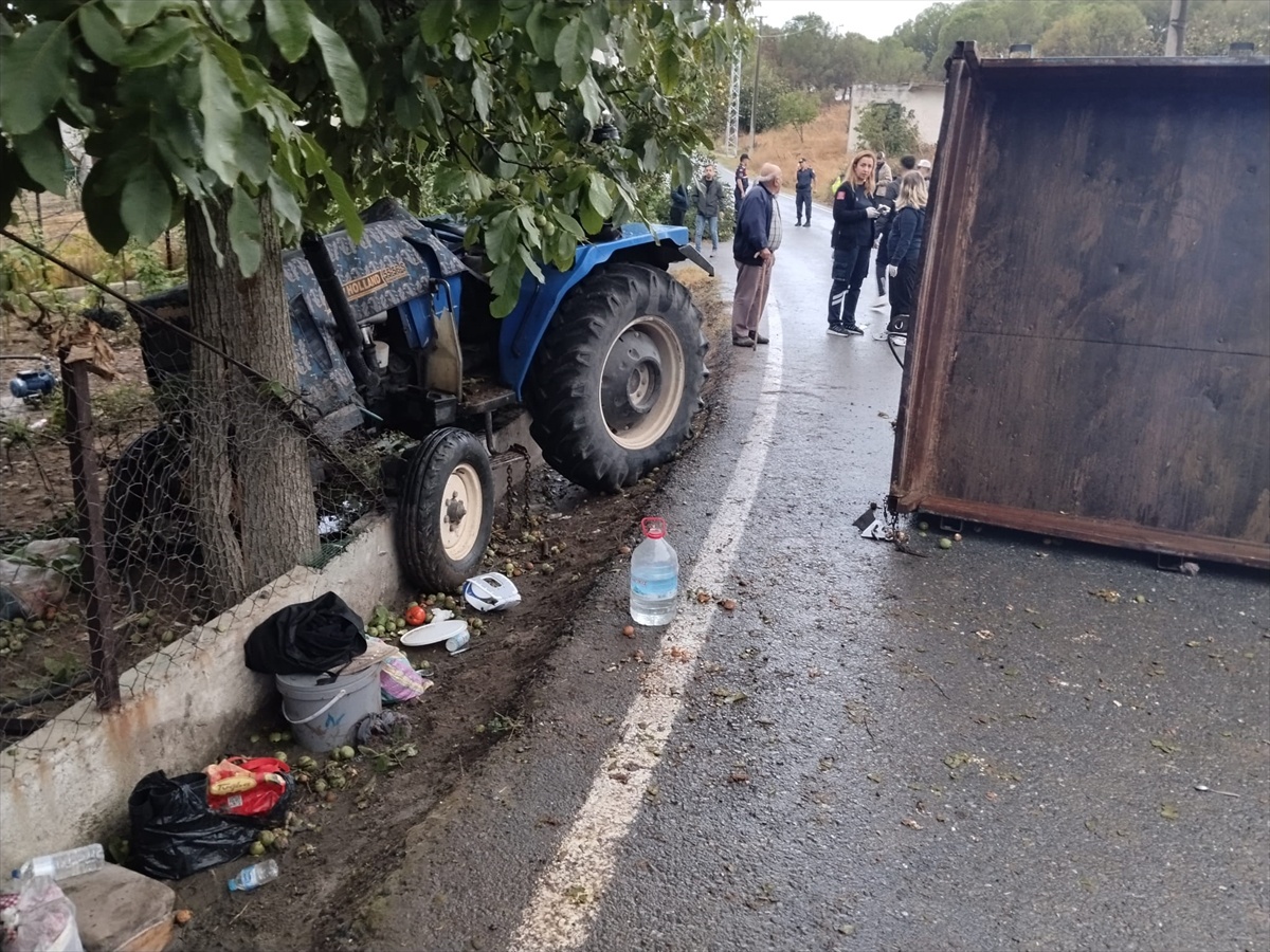 Balıkesir İvrindi\'de devrilen traktör römorkunda 23 kişi yaralandı
