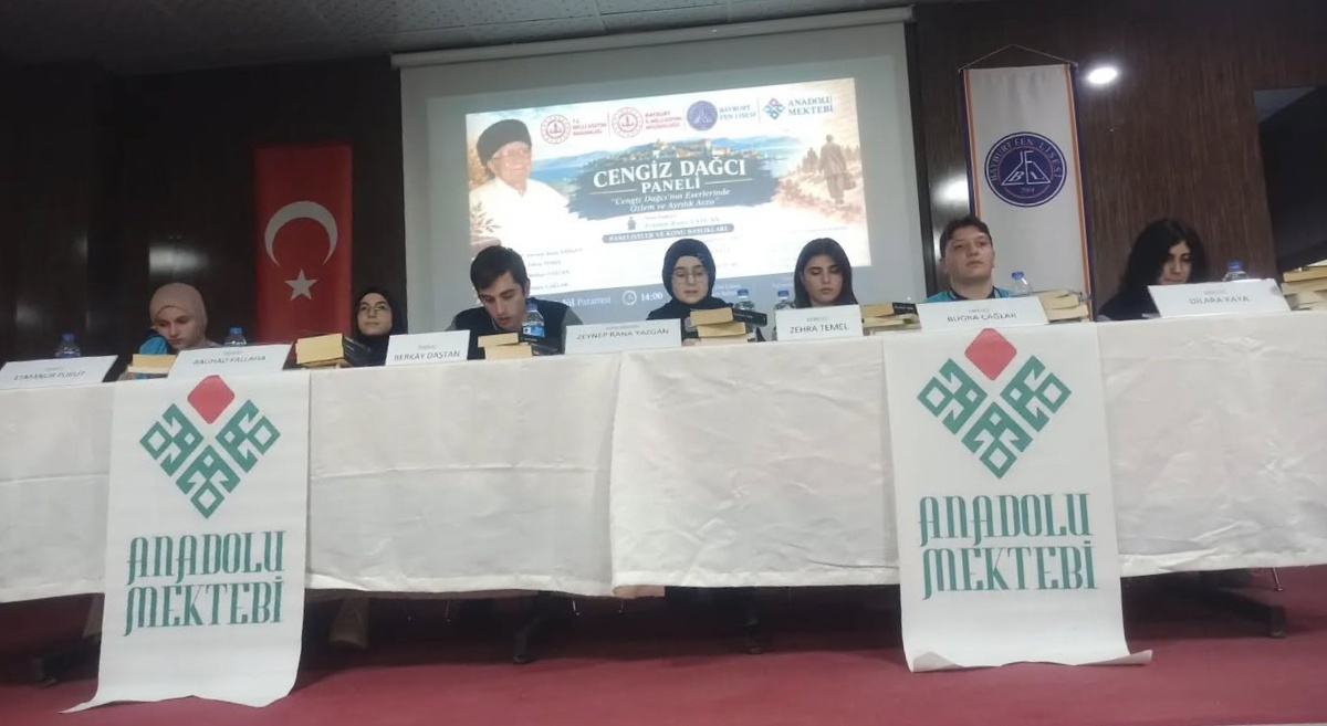 Bayburt Fen Lisesi\'nde Kırım Tatarı yazar Cengiz Dağcı paneli düzenlendi