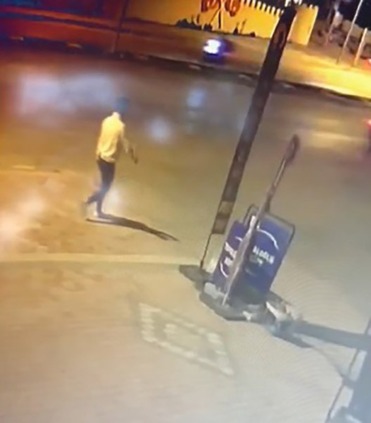 Bilecik\'te 8 dakika arayla araçlara zarar veren şahıs kameralara yansıdı, gözaltına alındı