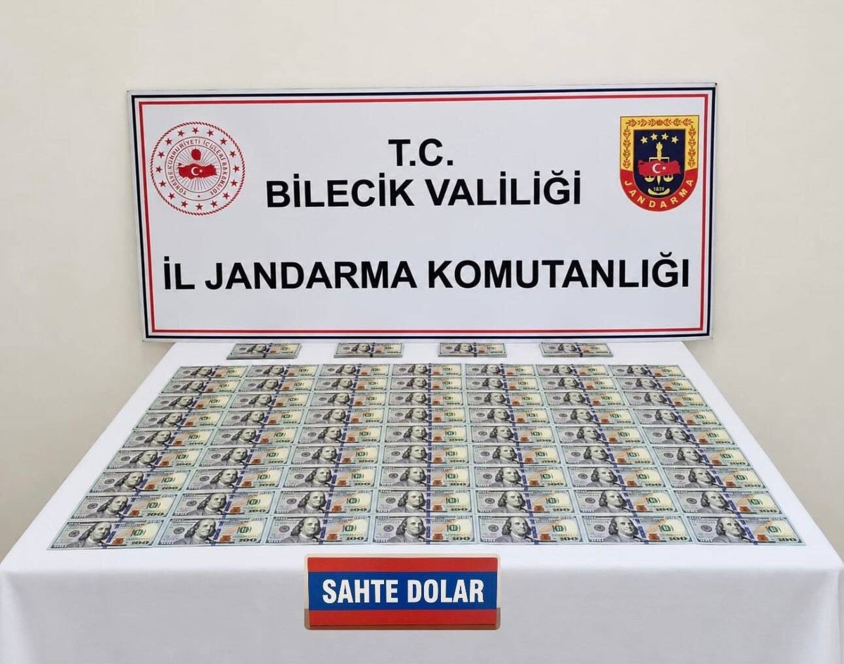 Bilecik\'te şüphe üzerine durdurulan araçta 202 sahte Amerikan doları ele geçirildi