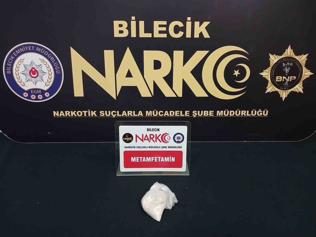 Bilecik\'te narkotik çalışmasında bir şahıs metamfetaminle yakalanıp gözaltına alındı
