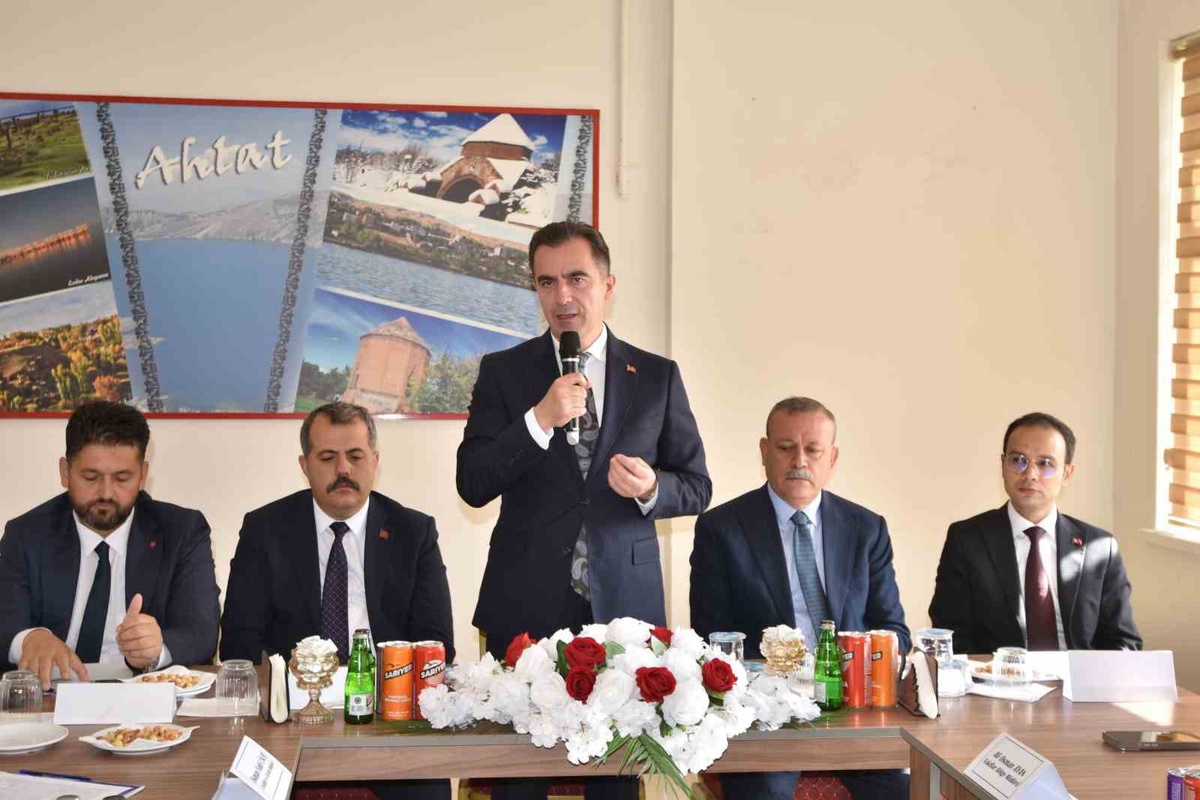 Bitlis Ahlat\'ta UNESCO listesindeki taş işçiliği için çalıştay düzenlendi