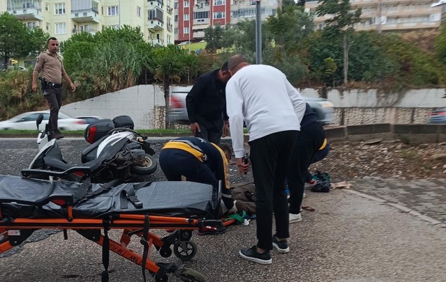 Bursa Mudanya'da motosiklet devrildi, sürücü ağır yaralanıp hastaneye sevk edildi