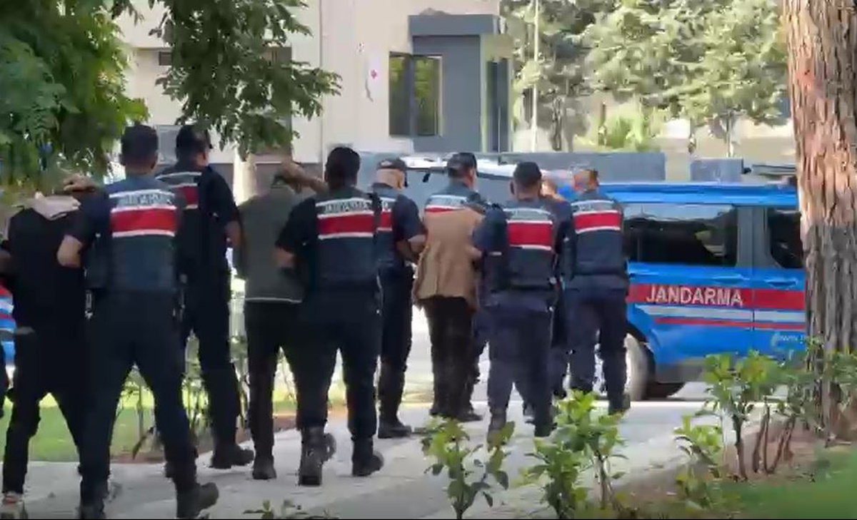 Gaziantep merkezli 3 ilde DEAŞ operasyonunda 5 yabancı uyruklu şüpheli tutuklandı