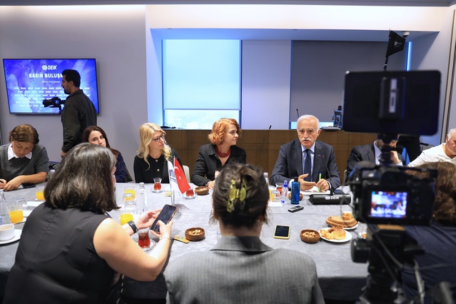 DEİK raporuna göre Çin'in ABD'ye ihracatının payı 2025'te yüzde 11,14'e geriledi