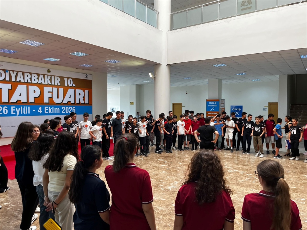 Diyarbakır İl Sağlık Müdürlüğü, fuarda sağlık taraması ve hareket etkinliği yaptı.