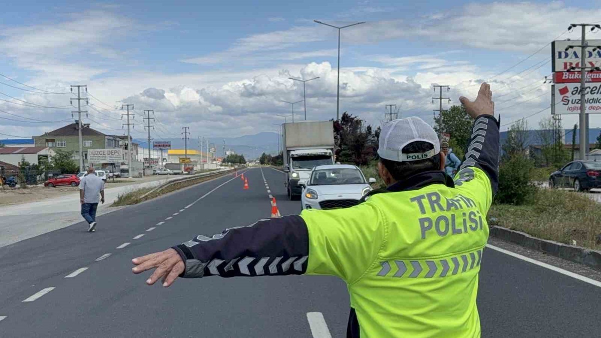 Düzce\'de 21-27 Eylül denetimlerinde 201 araç men edildi, 1.230 sürücüye ceza uygulandı
