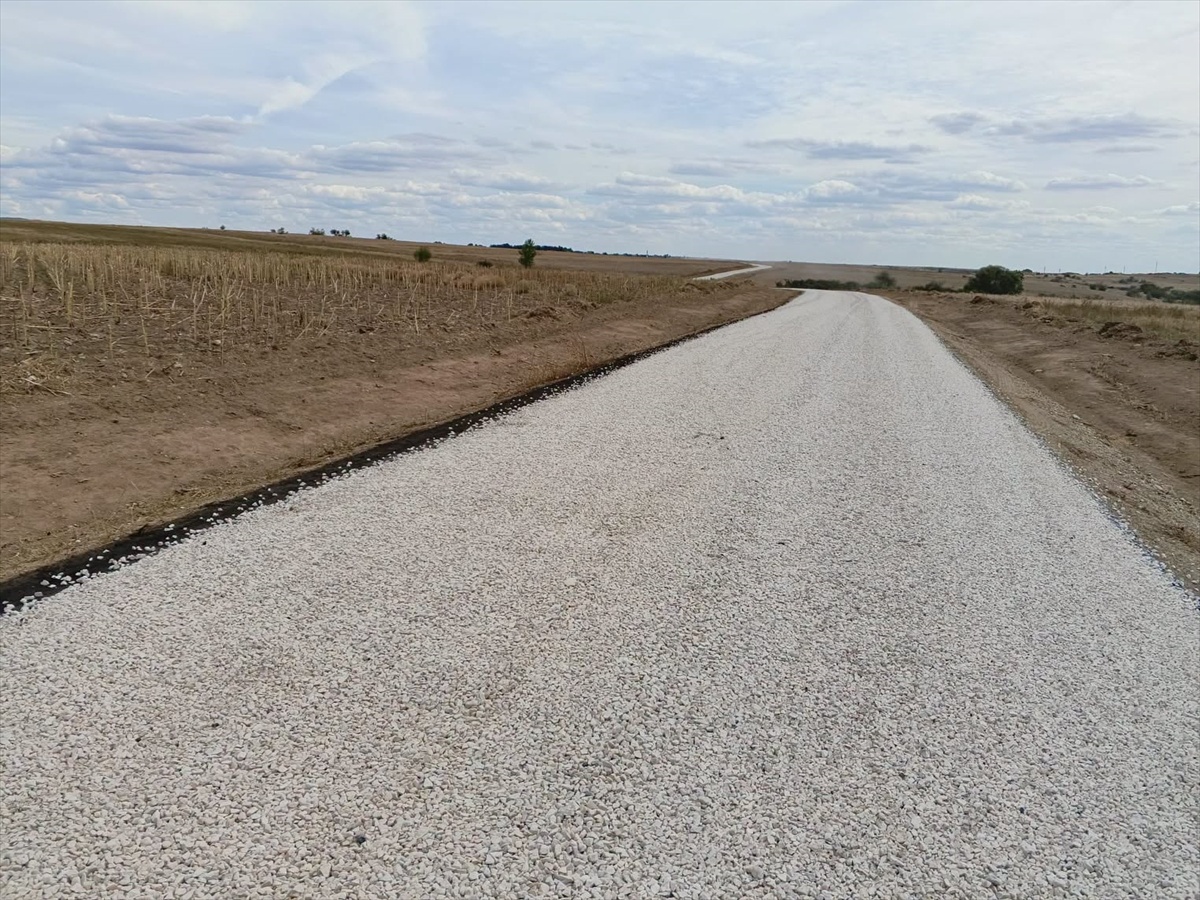 Edirne Lalapaşa\'da Sarıdanişment-Tatarlar arası 6 kilometrelik sathi kaplama tamamlandı