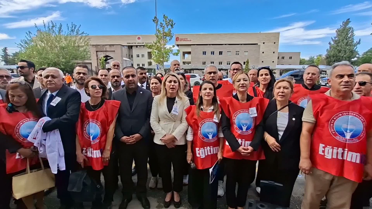 Eğitim-İş üyeleri, Osmaniye\'de öldürülen öğretmen için Bakan Tekin\'e seslendi