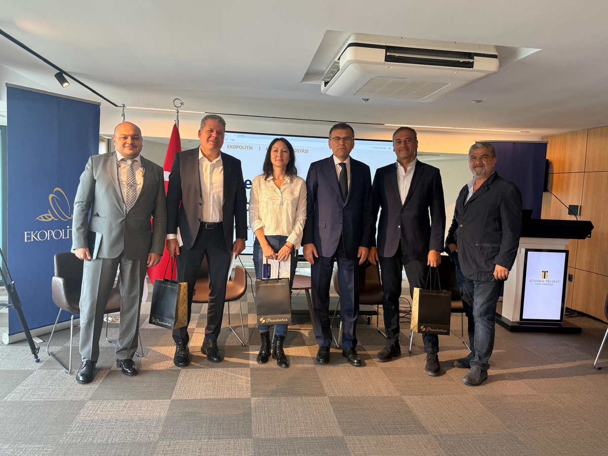Yapay zekanın toplumsal etkileri raporu İstanbul Ticaret Üniversitesi\'nde sunuldu