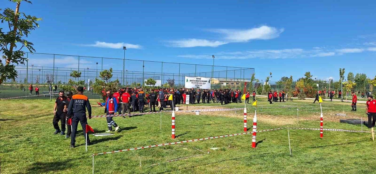 ELBAK, Van\'daki AFAD akreditasyon kampına katıldı, 23 ilden 53 ekip yer aldı