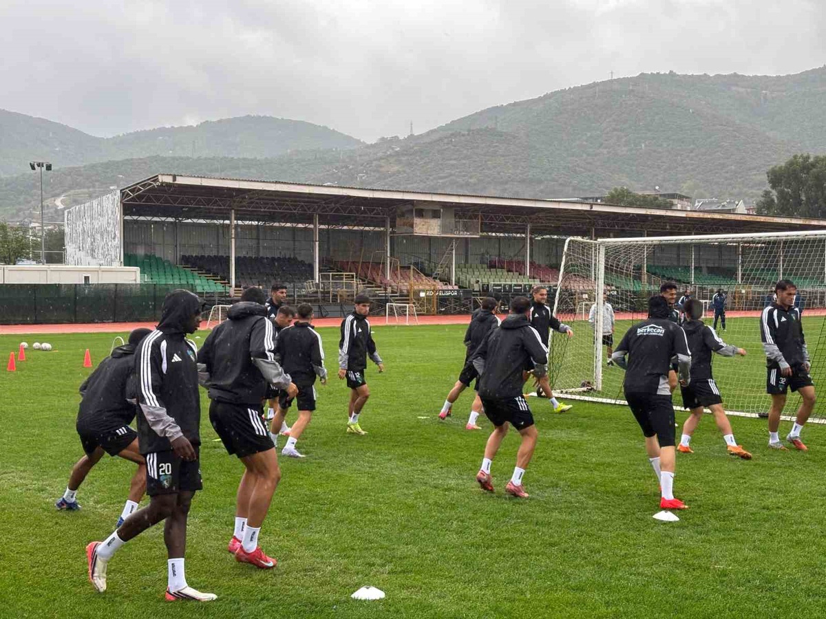 Beşiktaş deplasmanı öncesi Emir Ortakaya, Kocaelispor\'un 12 puanı olduğunu söyledi