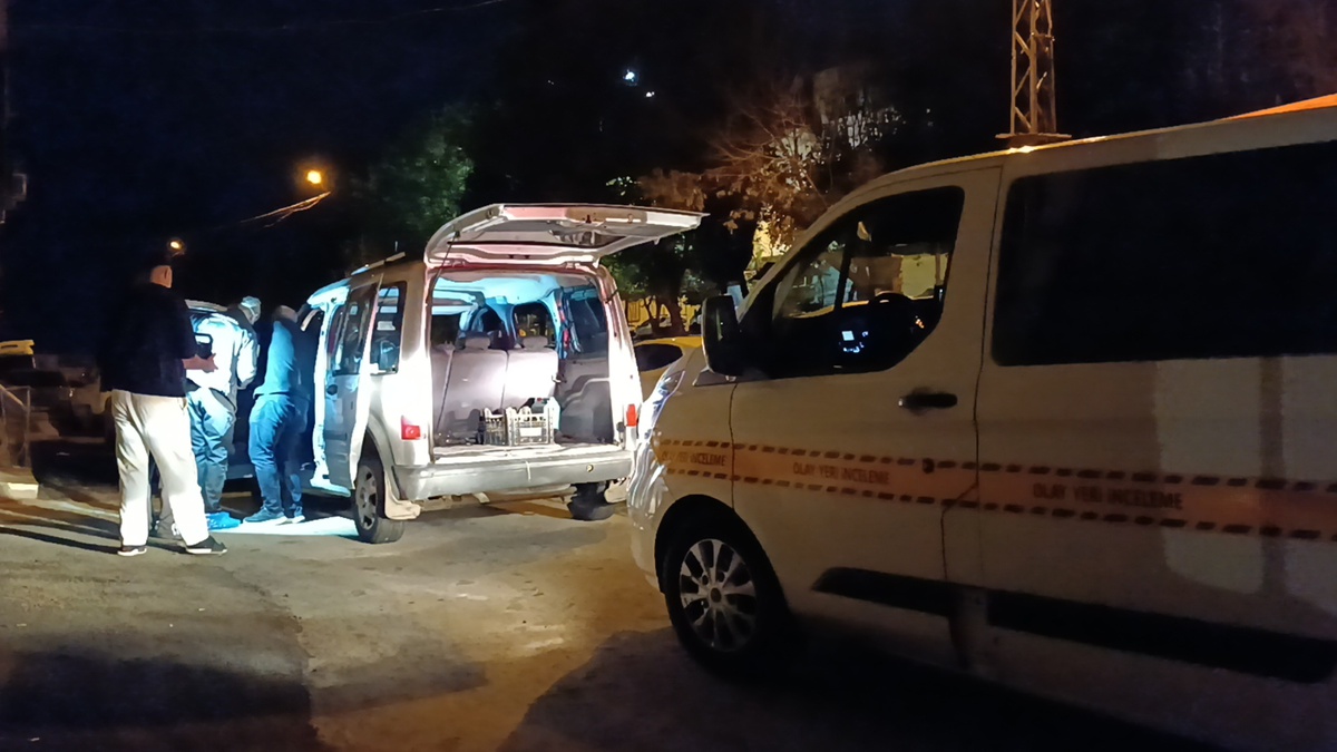 Gaziantep\'te 18 yaşındaki genç bıçaklanarak öldü, şüpheli bıçakla yakalandı