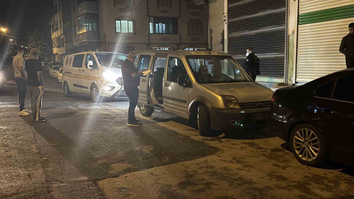 Gaziantep Şahinbey\'de iddiaya göre bıçaklanan 18 yaşındaki genç hayatını kaybetti