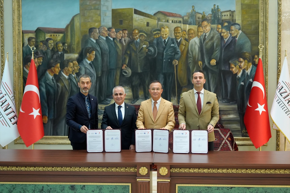 Gaziantep\'te üniversite öğrencilerine sosyal hizmet merkezi için protokol imzalandı
