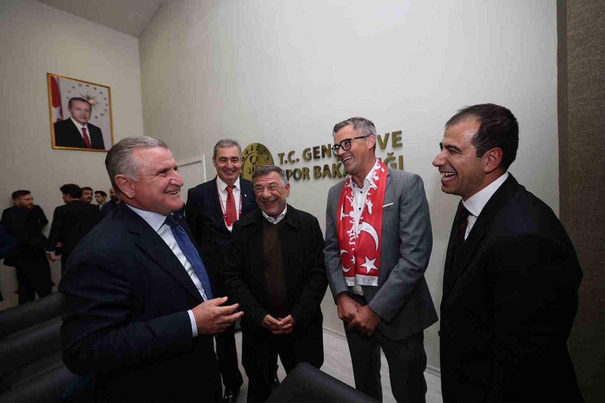 Bakan Bak, ESSF heyetini okul sporları iş birliği görüşmesi için kabul etti
