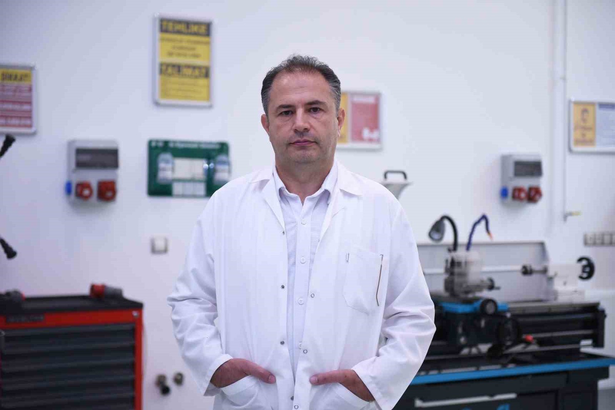 Doç. Dr. Özgür Özdilli\'nin bıçaksız öğütme makinesi faydalı model tescili aldı