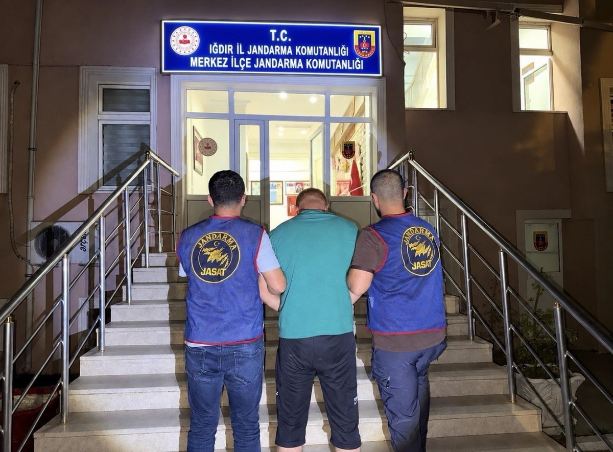 Iğdır JASAT, nitelikli hırsızlıktan 11 yıl 3 gün hapis cezası olan M.D.\'yi yakaladı