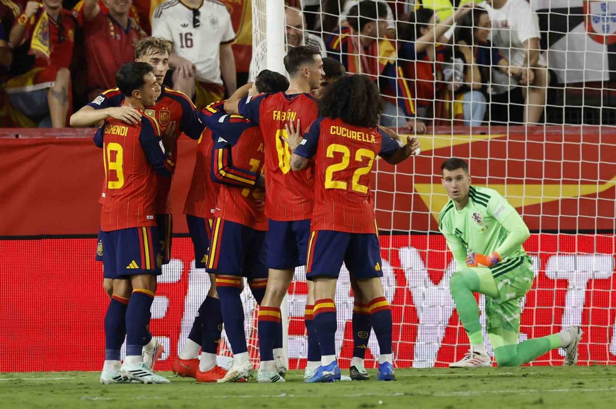 İspanya, Lamine Yamal'ın iki golüyle Hırvatistan'ı 4-1 yenip grupta 2'de 2 yaptı