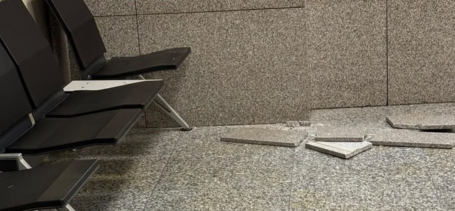 İstanbul Adliyesi B Blok'ta kopan duvar kaplaması avukat H.E.'yi başından yaraladı