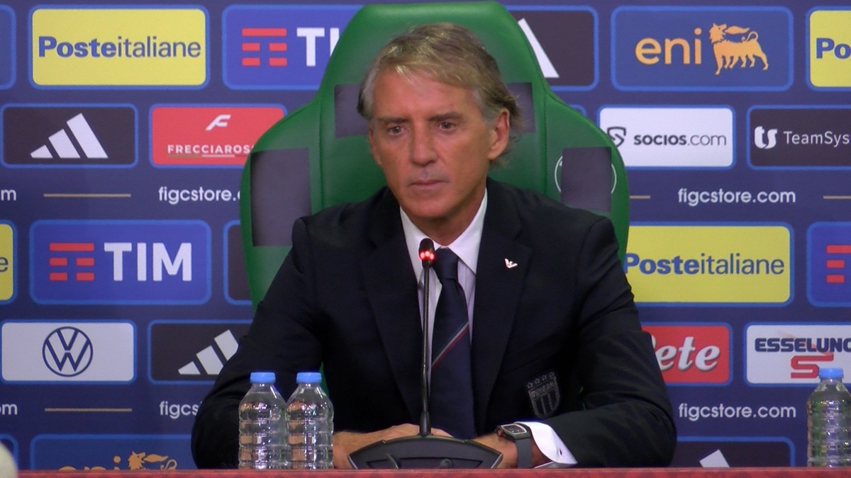 İtalya Teknik Direktörü Mancini, 4-1\'lik maçta Türk futbolunu ve hocasını övdü