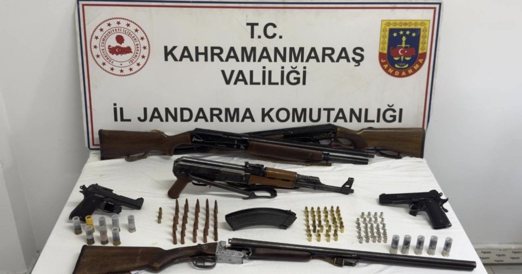 <a class='keyword-sd' href='/kahramanmaras/' title='Kahramanmaraş'>Kahramanmaraş</a> ve Birecik'te 8 adrese operasyon düzenlendi, 7 şüpheli gözaltına alındı