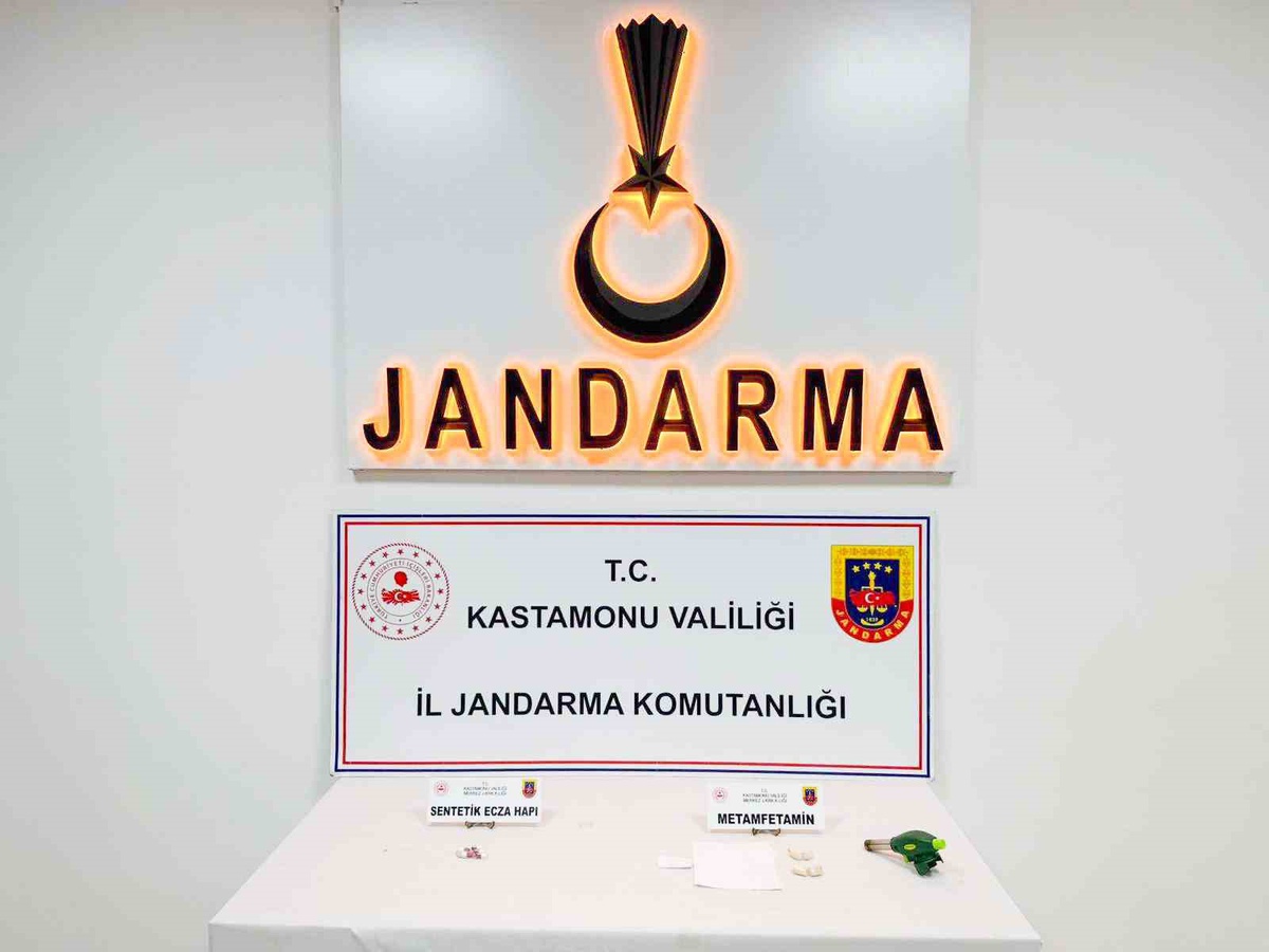 Kastamonu\'da jandarmanın uyuşturucu operasyonunda 8 gözaltıdan 2\'si tutuklandı