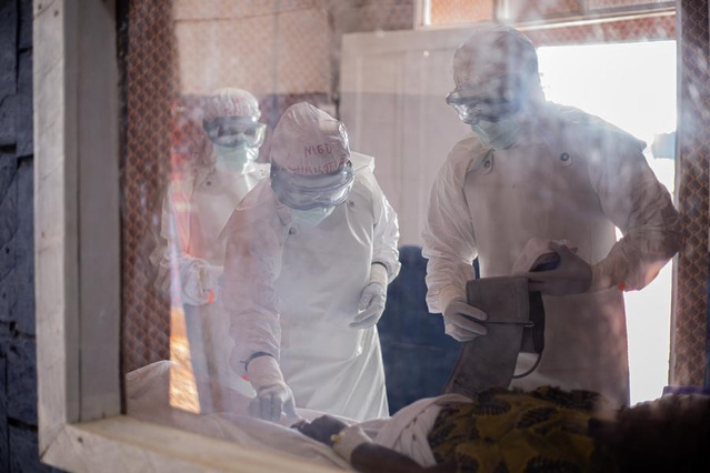 KDC'de cumartesi itibarıyla Ebola vakası 8.067'ye ulaştı, DSÖ yayılma sürüyor dedi