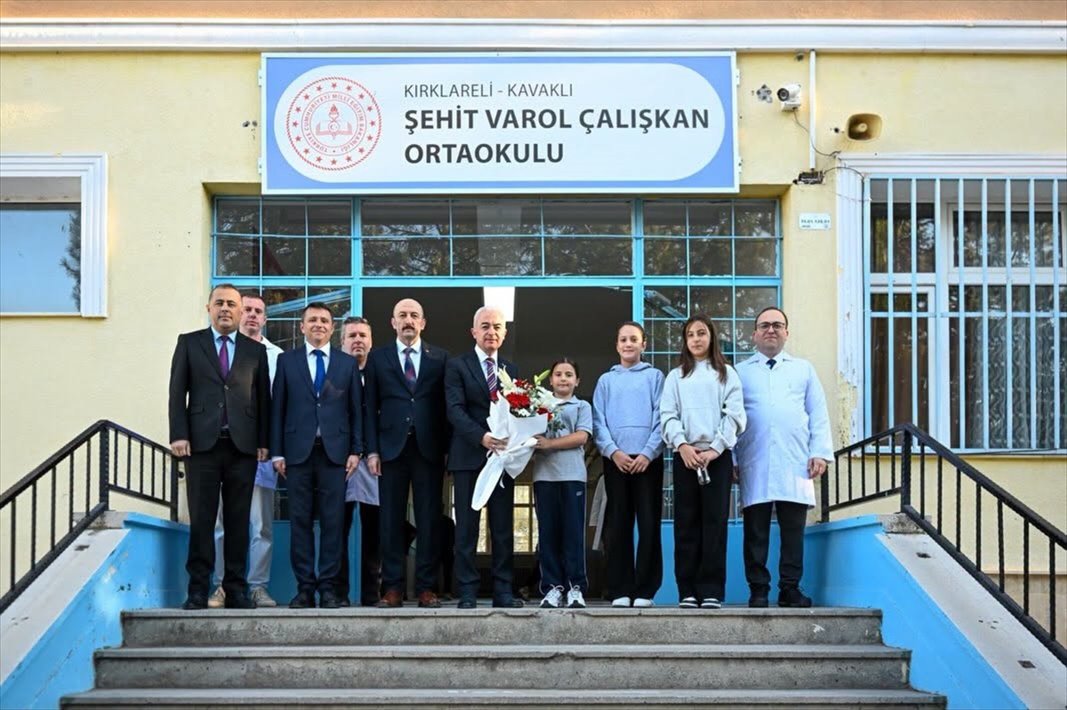 Kırklareli Valisi Turan, okul ziyaretlerine devam ediyor