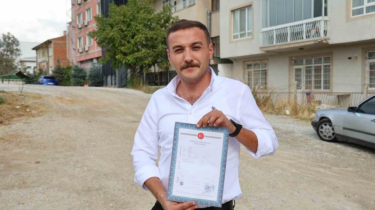 Kırşehir\'de otobüs şoförü, metruk mezarlık arazisini kendine mezar yeri yapacak