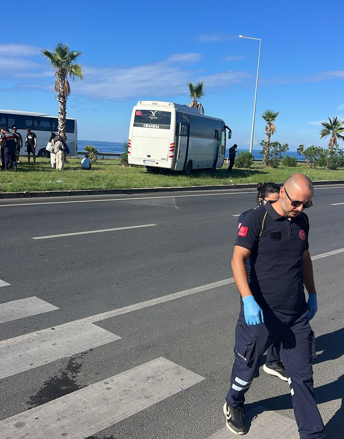 Manavgat Çenger\'de tur otobüsü minibüsle çarpıştı, 3 kişi yaralandı