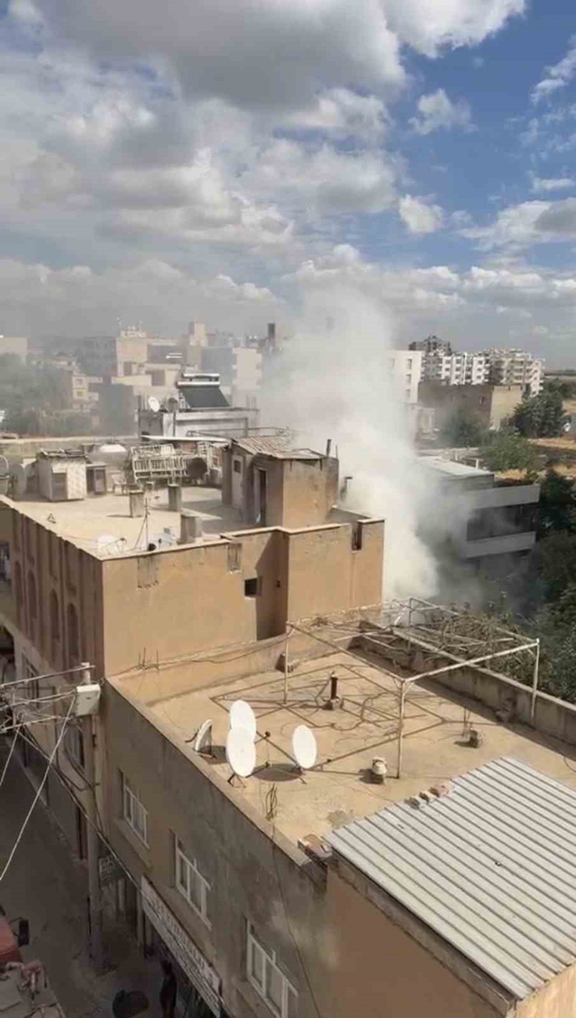 Mardin Nusaybin'de binada çıkan yangında mahsur kalan 2 kişi tahliye edildi