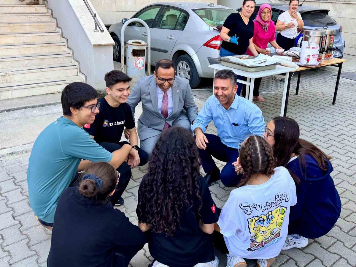 Menteşe Milli Eğitim Müdürü Keleş, TOBB Fen Lisesi\'nde öğrencilerle bir araya geldi