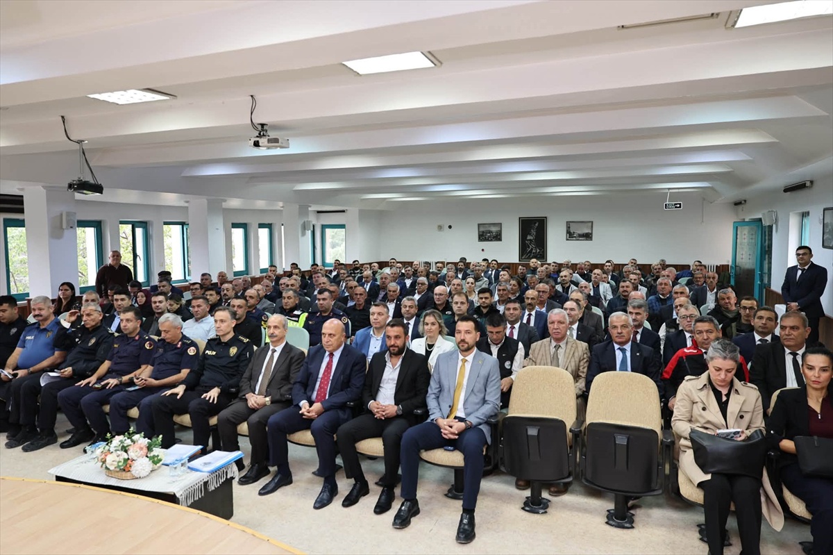 Merzifon’da muhtarlar toplantısı yapıldı