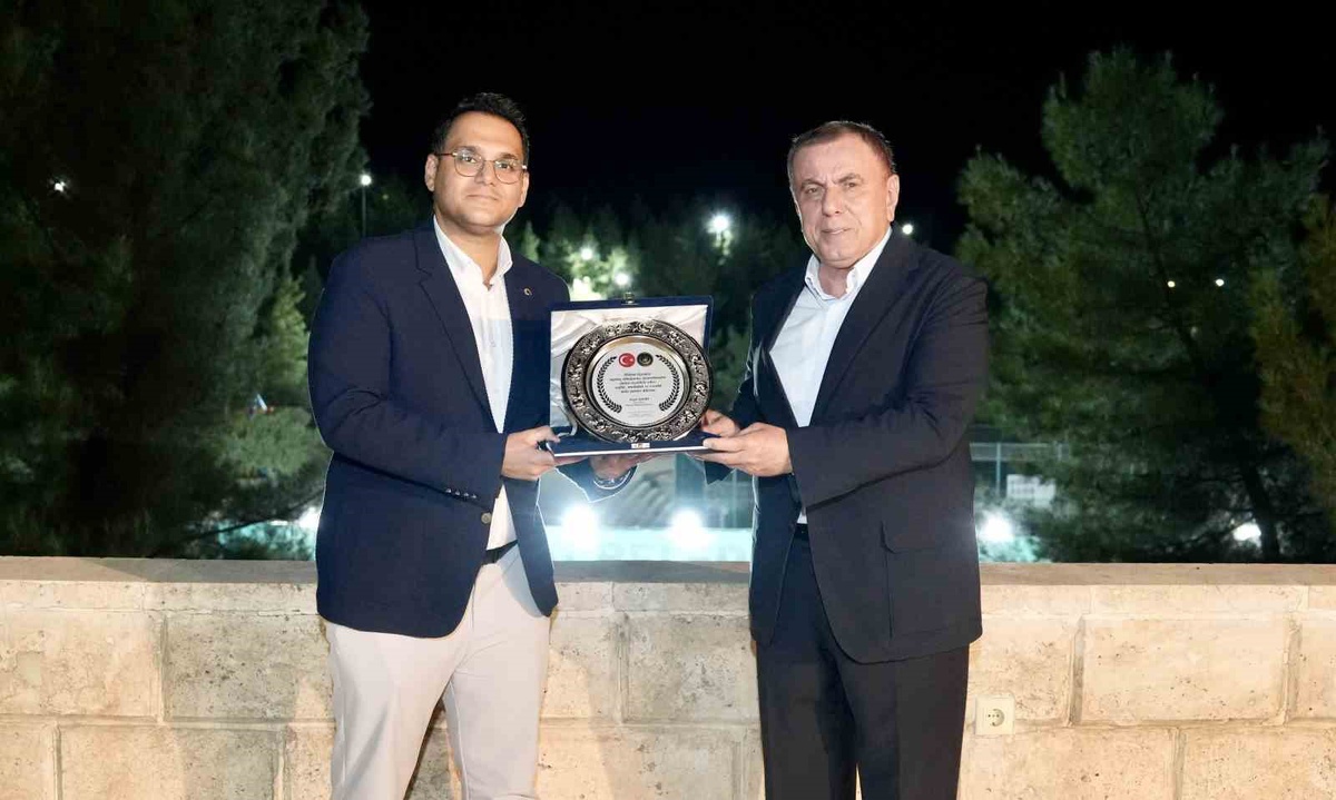 Midyat Belediye Başkanı Şahin, sağlık hizmetlerini hekimlerle değerlendirdi