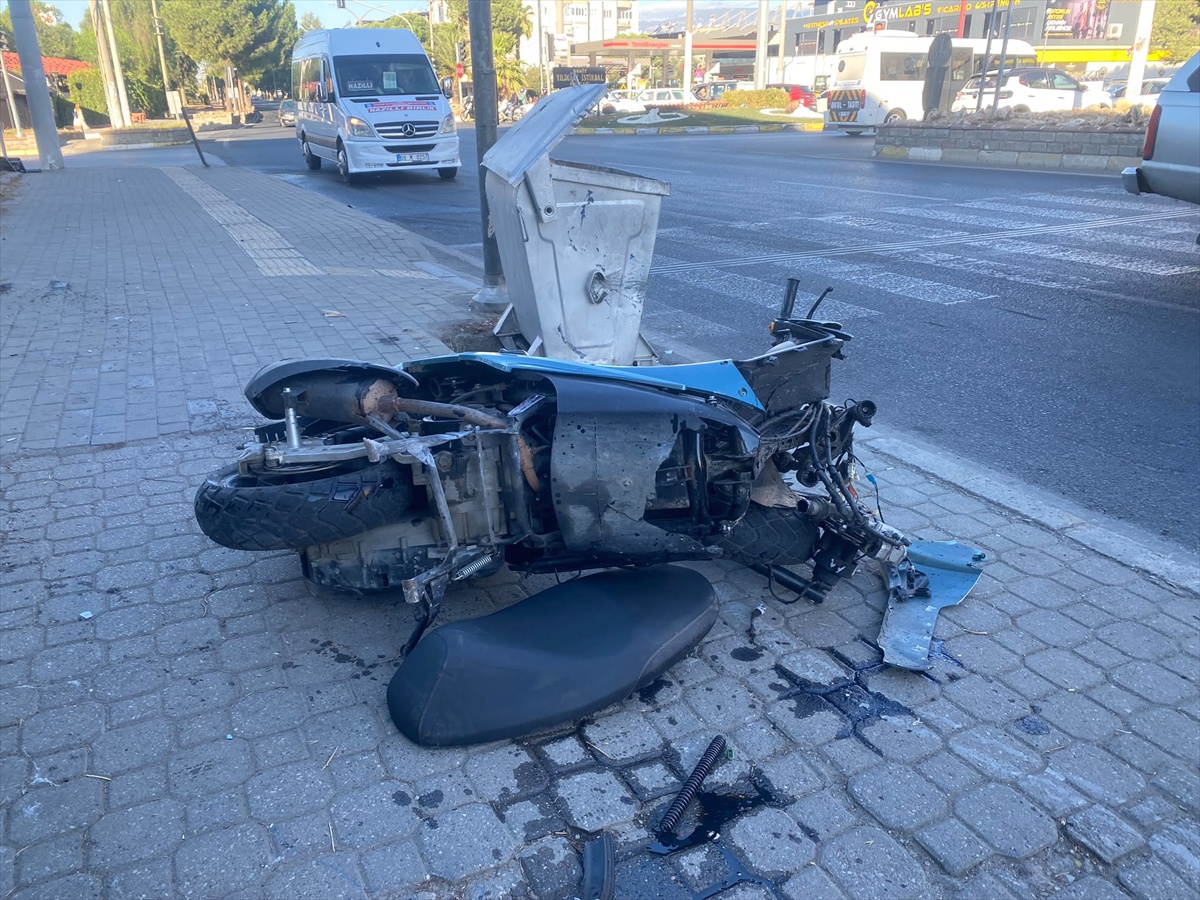 Nazilli\'de iki motosikletin çarpıştığı kazada sürücüler yaralandı