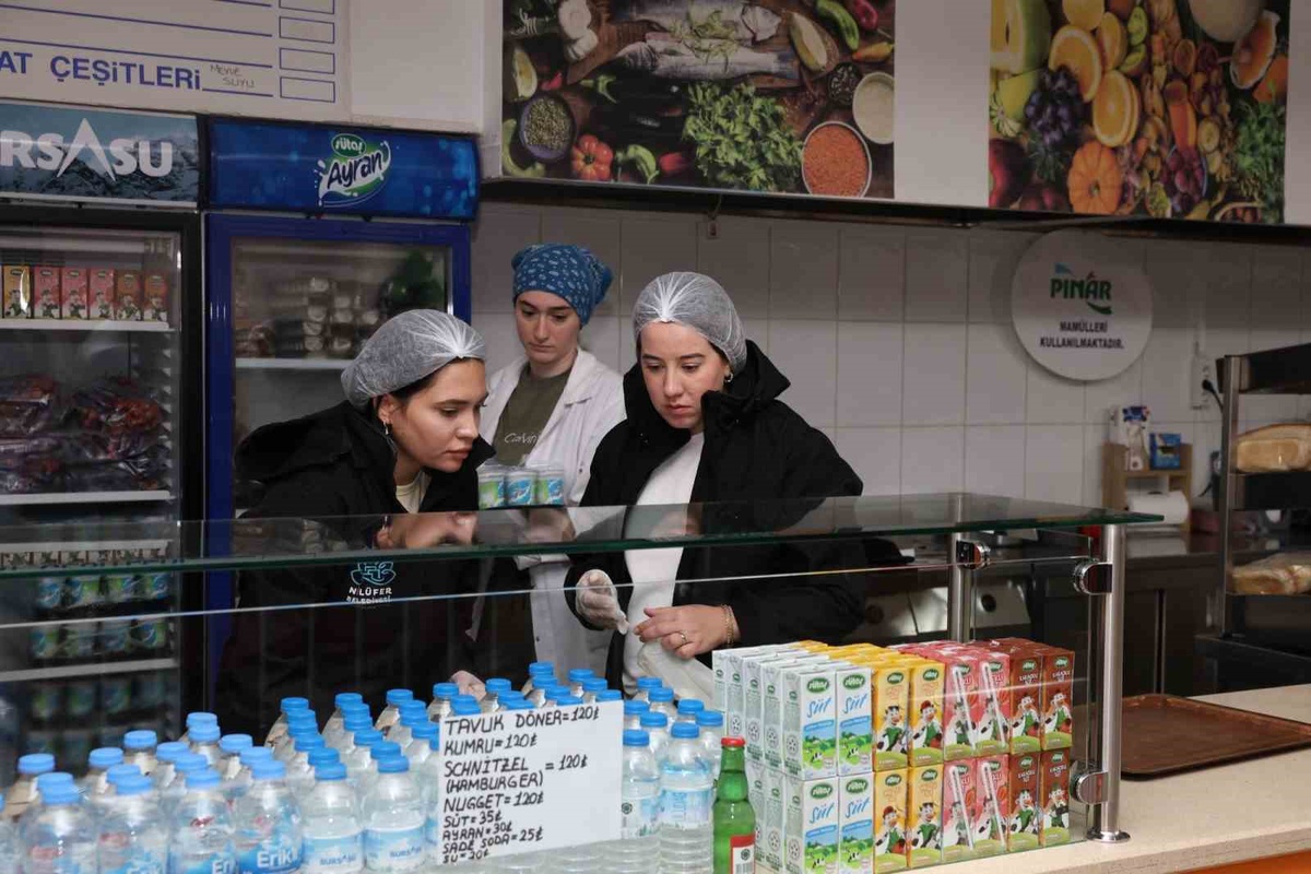 Nilüfer Belediyesi okul kantinleri ve çevredeki gıda işletmelerinde denetimi artırdı
