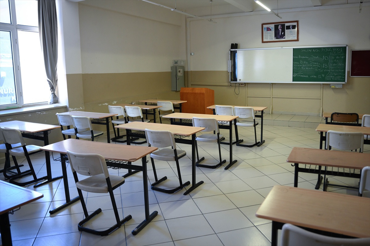 Nişantaşı Nuri Akın Anadolu Lisesi Maçka\'da 112 yıllık eğitim geleneğini sürdürüyor