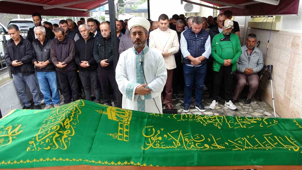 Ordu\'da denizde ölü bulunan balıkçı, Güzelyalı Merkez Camii\'nde toprağa verildi