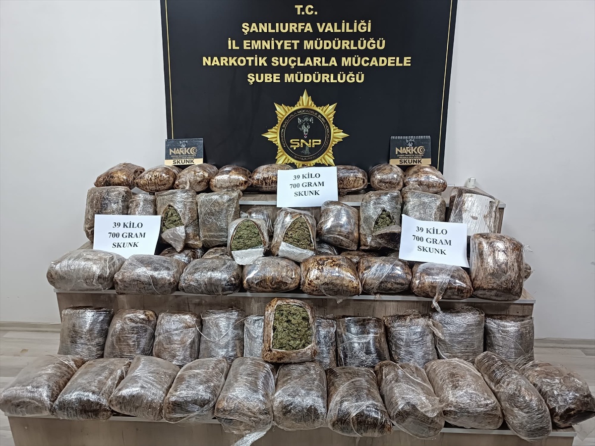 Şanlıurfa\'da ekipler otobüste 39 kilo 700 gram sentetik uyuşturucu ele geçirdi