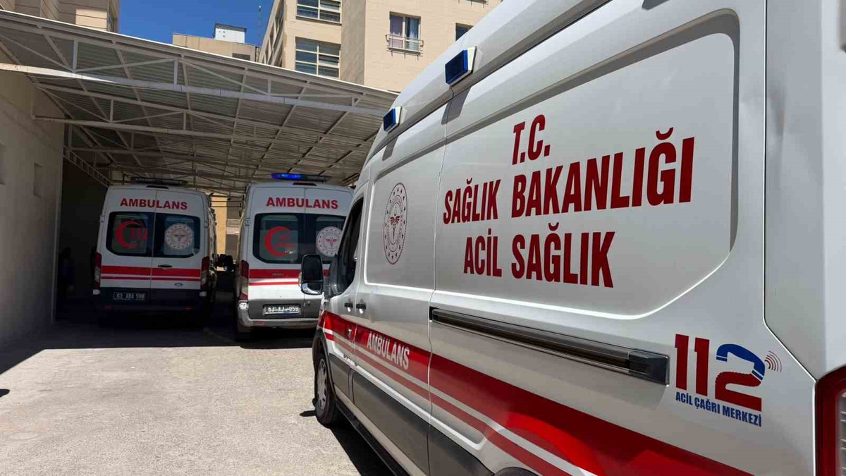 Şanlıurfa Siverek\'te 3. kattan düşen 2 yaşındaki bebek hastanede hayatını kaybetti