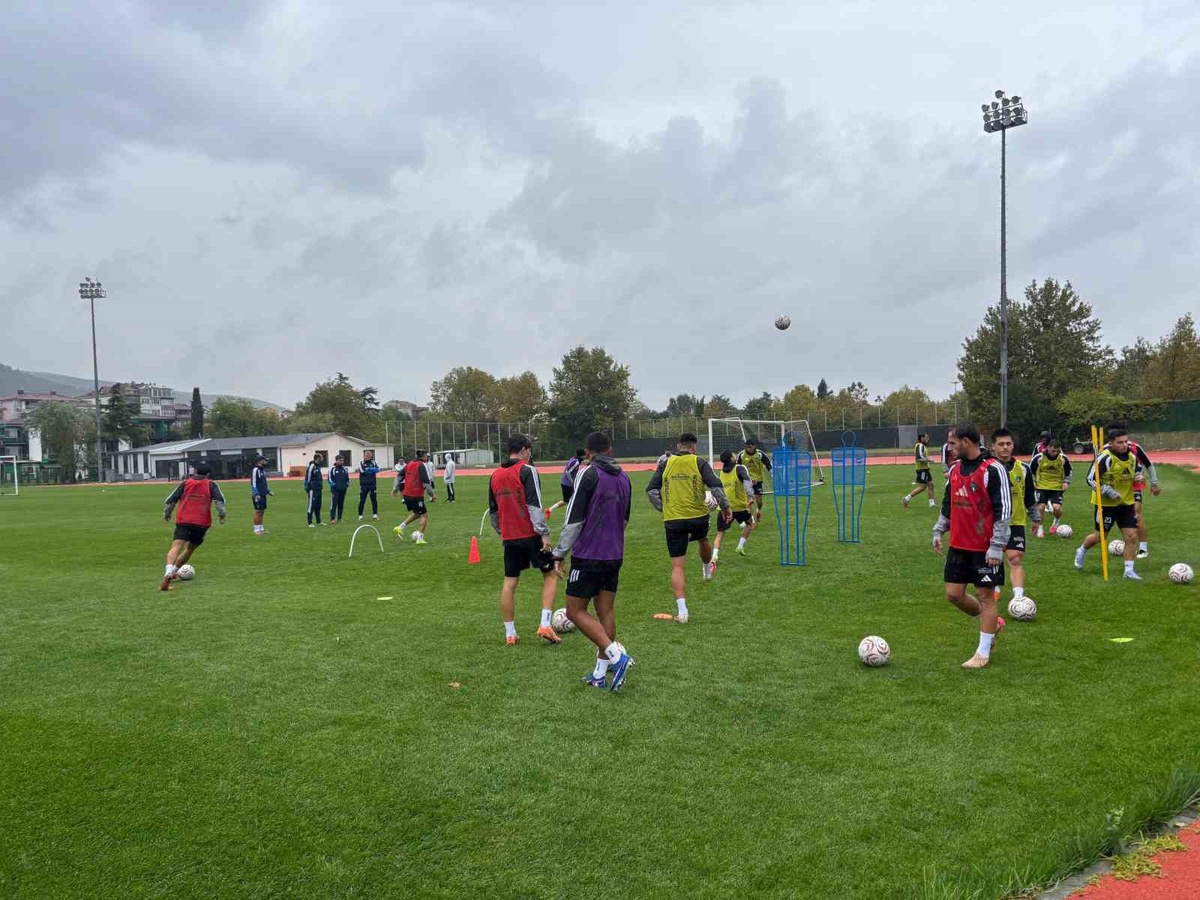 Selçuk İnan, 4-1\'lik İtalya yenilgisi sonrası milli oyunculara destek çağrısı yaptı