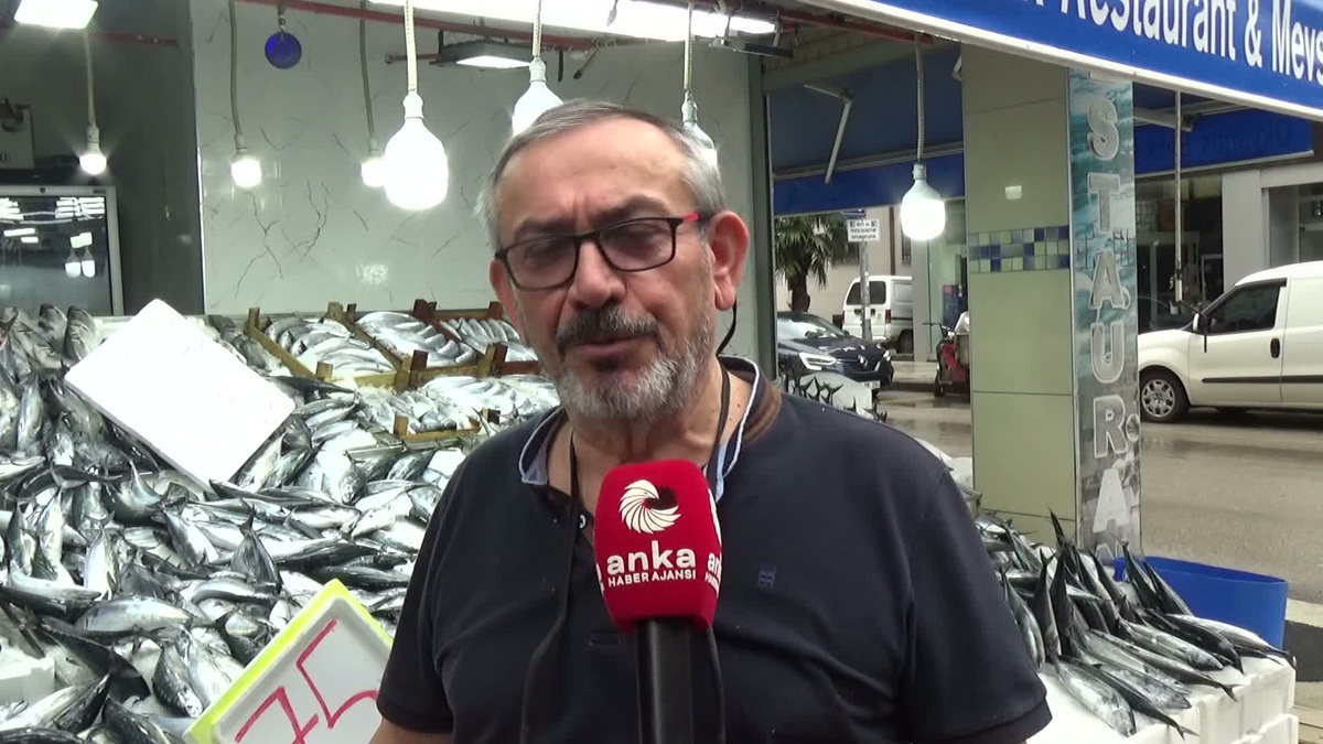 Sinop\'ta balıkçılar \'askıda balık\'la 150\'den fazla balığı ihtiyaç sahibine ulaştırdı