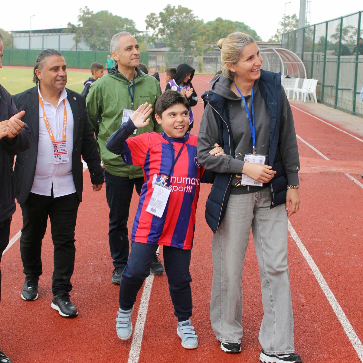 Söke 1970 SK, Eskişehir Anadolu Spor maçının gelirini DMD hastası Mert için bağışladı