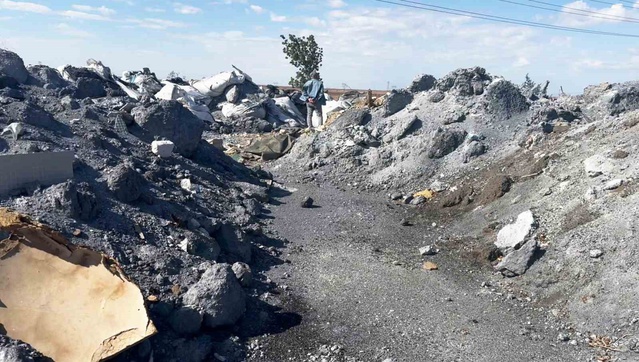 Tekirdağ Muratlı'da 40-50 kamyon sanayi atığı birikti, tarım zarar gördü