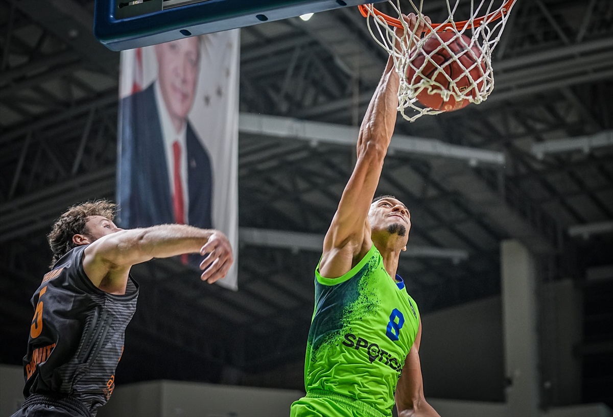 TOFAŞ, BKT Avrupa Kupası C Grubu'na 82-69'luk Niners Chemnitz galibiyetiyle başladı